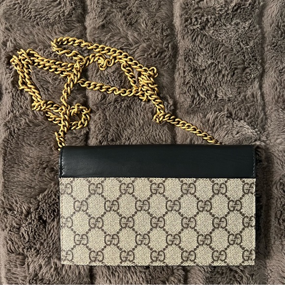 GUCCI Supreme Monogram Mini Peony Pearly Wallet on Chain - Picture 4 of 9